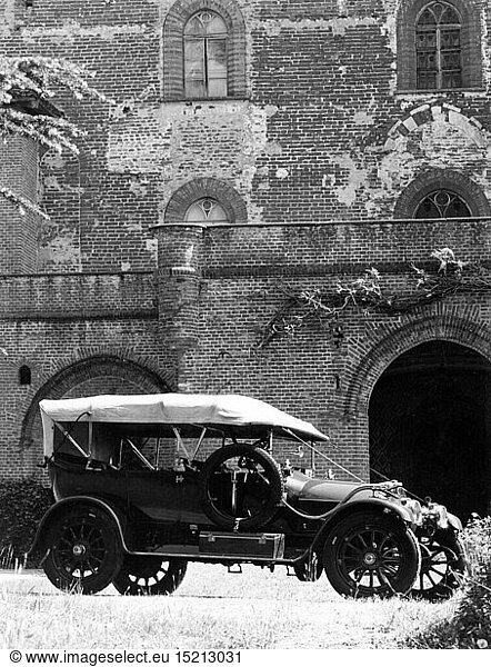 SG hist.  Verkehr  Auto  Typen  Italia 25/35 PS  Baujahr 1912  Ansicht von rechts  Automobilmuseum Turin  Italien  1960er Jahre