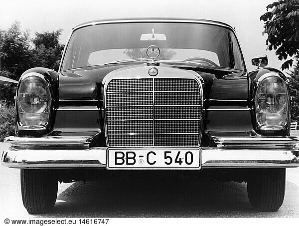 SG hist  Verkehr  Autos  Mercedes-Benz 300 SE  Detail  Vorderansicht  1961