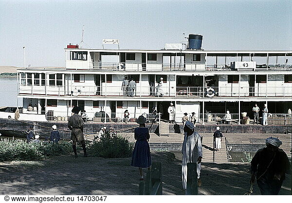 SG hist.  Verkehr  Schifffahrt  Kreuzfahrtschiffe  Kreuzfahrtschiff auf dem Nil  1956