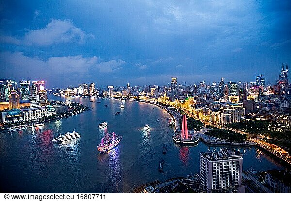 Shanghaier Stadtbau-Szenerie bei Nacht