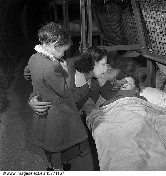 shelter  bombing  WWII  World War II  London  historical