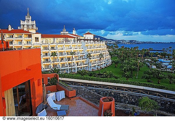 Sheraton La Caleta Resort & Spa und Hotel Riu Palace Costa Adeje Insel Teneriffa  Kanarische Inseln  Spanien.