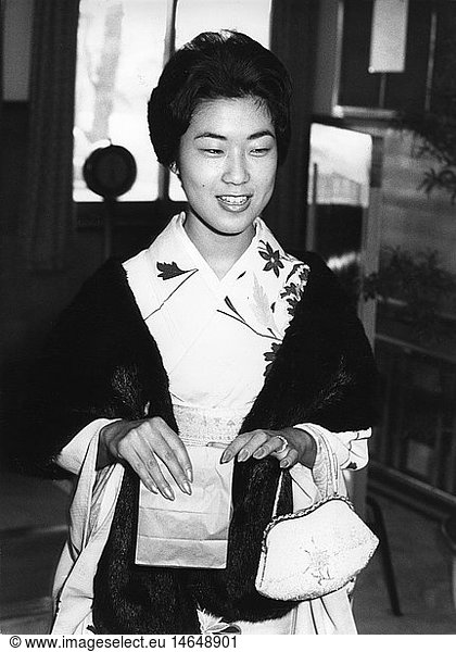 Shimazu  Takako  * 2.3.1939  Halbfigur  1950er Jahre