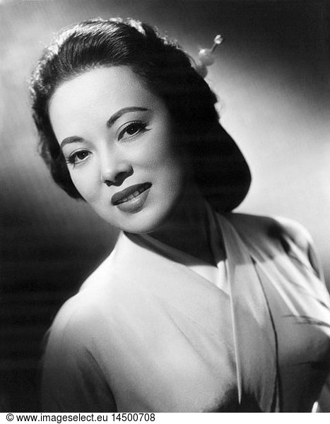 Shirley Yamaguchi  on-set of the Film  House of Bamboo  20th Century Fox  1955