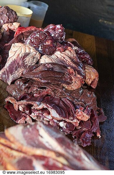 Shisanyama-Fleisch (traditionelles südafrikanisches Township-Barbecue)