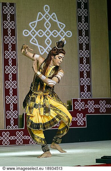 Shiva tandava dance in Bharatanatyam Shiva tandava dance in ...