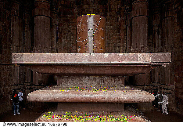 Shivling im Bhojeshwar-Tempel  Madhya Pradesh  Indien