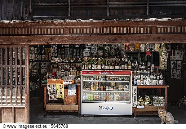 Shop sells various bottles of sake  Nagiso  Kiso Valley  Nagano  Japan  Asia