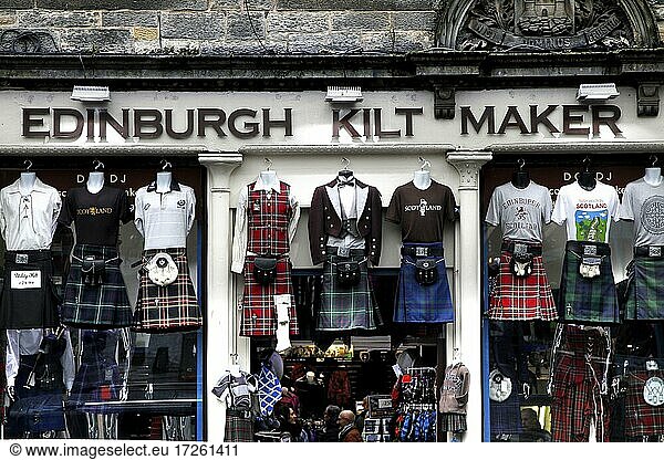 Shop window kiltmaker  kilt tailor  kilt  tartan  check pattern  plaid  souvenir shop  souvenir shop  Grassmarket  Edinburgh  Scotland  Great Britain