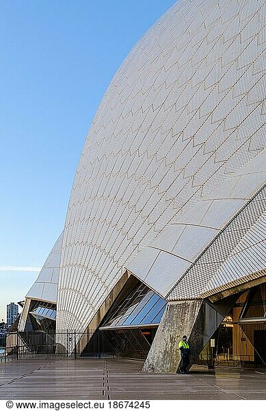 Sicherheitsdienst vor dem Sydney Opera House  Sydney  Australien  Ozeanien