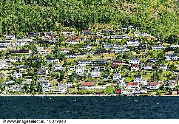 Siedlung in Aurlandsfjorden  Norwegen  Europa