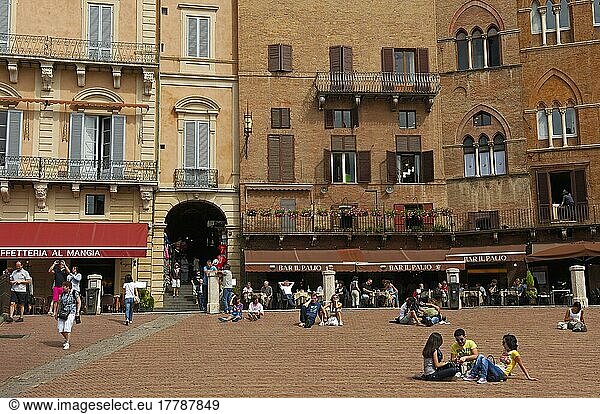 Siena  Piazza del campo  Der Platz des Campo  Toskana  Italien  Europa