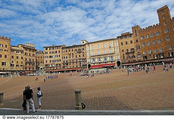 Siena  Piazza del campo  Der Platz des Campo  Toskana  Italien  Europa