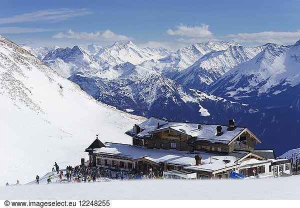 Ski hut Wedelhütte in winter  Hochzillertal Ski Resort  Kaltenbach Hochfügen  Zillertal  Zillertal Alps  Tyrol  Austria  Europe