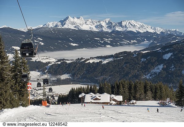 Ski slope with ski lift at the Griesenkareck  1991m  region Ski amade'  behind Dachstein massif  community Flachau  Salzburger Land  Austria  Europe