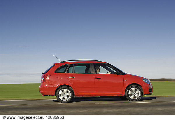 Skoda Fbia Kombi HTP 1-2 2007. Künstler: Simon Clay.
