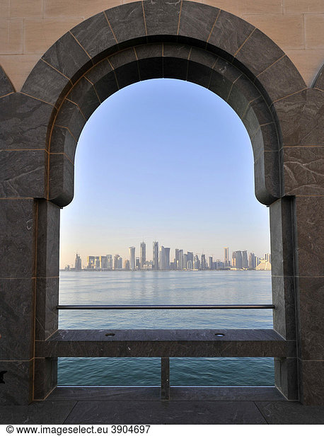 Skyline Doha  gesehen von Museum of Islamic Art  Doha  Katar  Qatar  Persischer Golf  Naher Osten  Asien