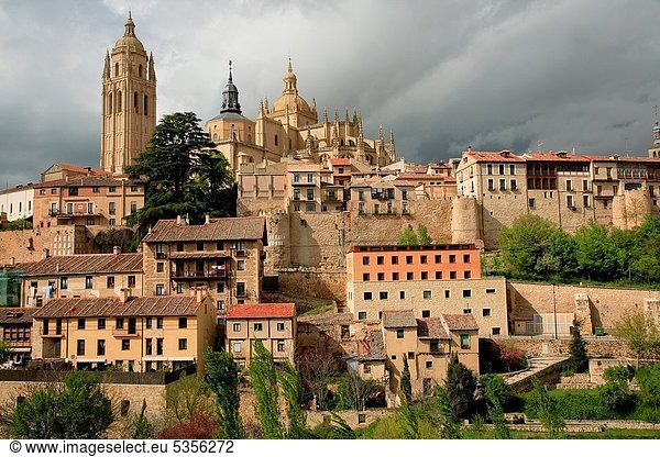 Skyline  Skylines  Kathedrale  Kastilien-Leon  Segovia  Spanien