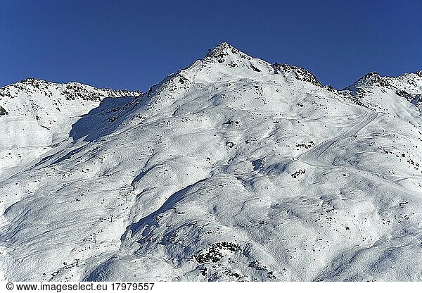 Snow-covered Mont Vallon  ski slope  3 Trois Vallees ski area  Meribel-Mottaret  Haute Savoie  High Savoie  France  Europe