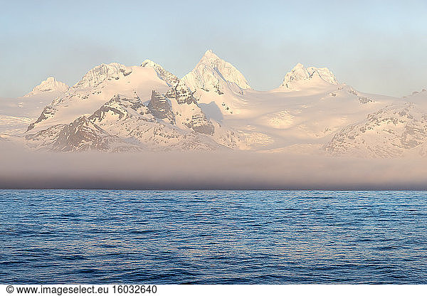 Snow covered mountains on South Georgia West coast  South Georgia and the Sandwich Islands  Antarctica  Polar Regions