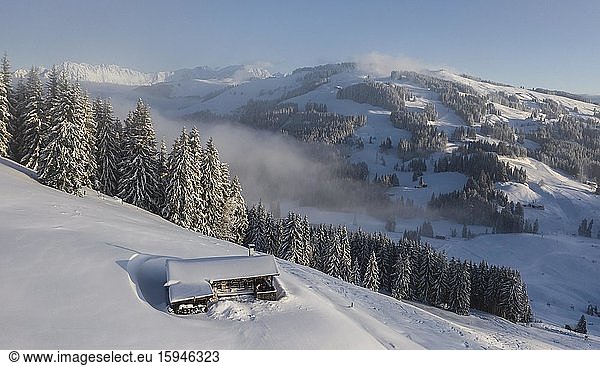 Snowy mountain hut in winter  SkiWelt Wilder Kaiser  Brixen im Thale  Tyrol  Austria  Europe