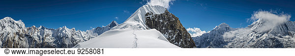 Snowy mountain range  Deurali  Gandaki Zone  Nepal