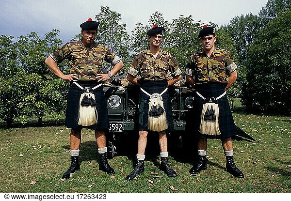 Soldaten im Schottenrock  drei Soldaten  Kilt  Tartan  Sporran  Schottland  Duneden  Zentralschottland  Ozeanien  Großbritannien  Neuseeland  Europa