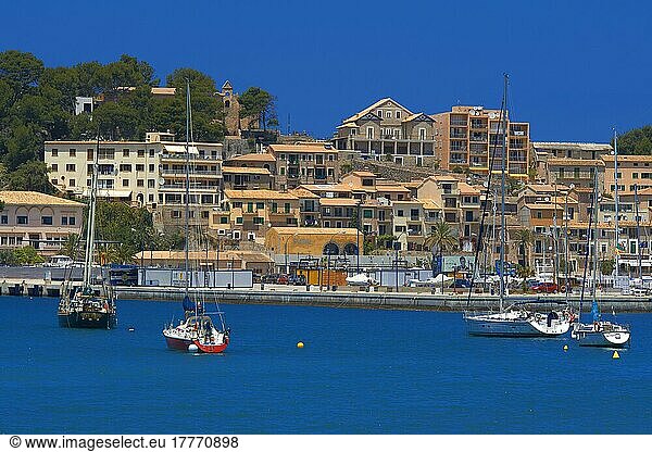 Soller  Marina  Hafen  Mallorca  Mallorca  Balearen  Mittelmeer  Spanien  Europa