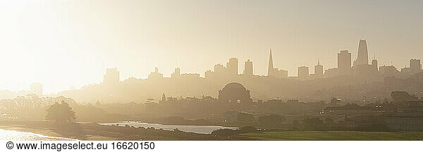 Sonnenaufgang in San Francisco  Kalifornien  USA