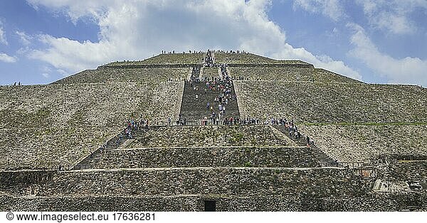 Sonnenpyramide  Ruinenstadt Teotihuacan  Mexiko  Mittelamerika