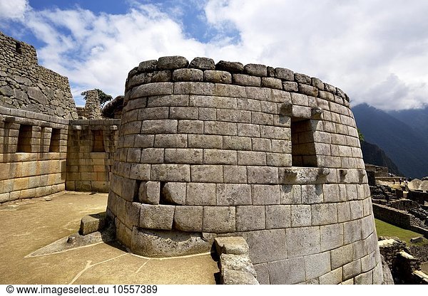 Sonnentempel  Ruinenstadt  Inkastadt Machu Picchu  UNESCO-Weltkulturerbe  Urubambatal  Provinz Cusco  Peru  Südamerika