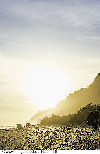Sonnenuntergang am Strand Nyang Nyang  Bali  Indonesien