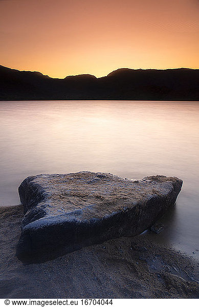 Sonnenuntergang im Naturpark des Sanabria-Sees. Zamora. Kastilien und Leon. Spanien