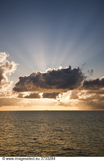 Sonnenuntergang  Insel La Digue  Seychellen  Indischer Ozean  Afrika