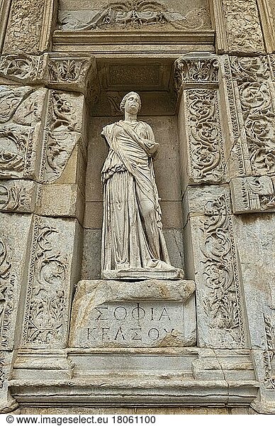 Sophiastatue  Ephesus  Personifizierung  Celsus-Bibliothek  Göttin der Weisheit  Bibliothek von Celsus  Ephesos  Provinz Izmir  Türkei  Asien