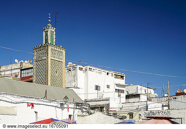 Souk-Markt-Moschee in der historischen weißen Medina im Zentrum von Casablanca