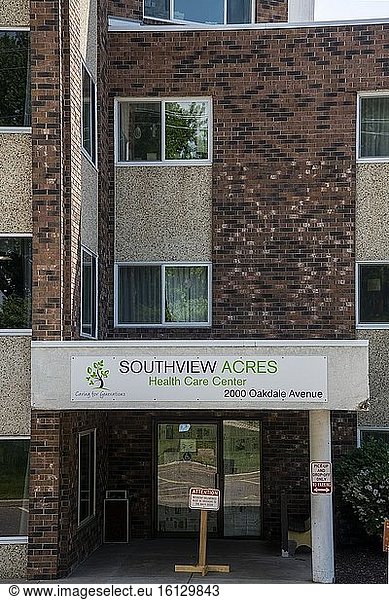 Southview Acres Health Care Center  wo 161 Menschen mit dem Coronavirus in dieser Senioreneinrichtung infiziert wurden  100 Bewohner und 61 Mitarbeiter  West St. Paul  Minnesota.