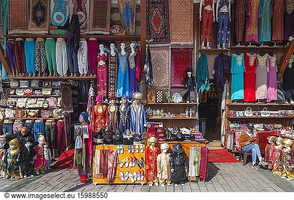 Souvenir shops at Sultanahmet Square near Hagia Sophia  Istanbul  Turkey  Asia