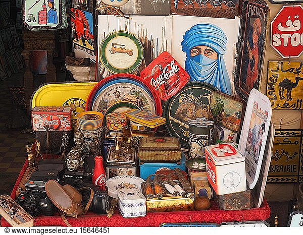 Souvenirladen  Souk von Marrakech  Marokko  Afrika