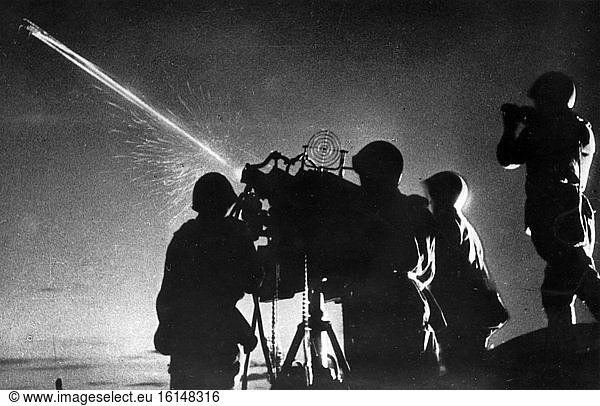 Soviet anti-aircraft gun firing / WWII