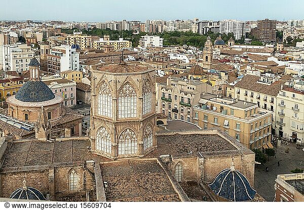 Spain,  Valencia,  old town,  view from terrace of bell tower to the Saint-Mary de Valencia cathedral,  Ciel,  Sky,  Habitations,  Inhabitations