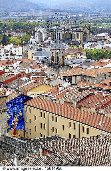 Spain  Basque Country  Alava  Vitoria Gasteiz  Old Town  Santa Maria Cathedral from Escoriaza Esquivel Palace (XVIth)  Maria Sortzez Garbiaren Cathedral in the background