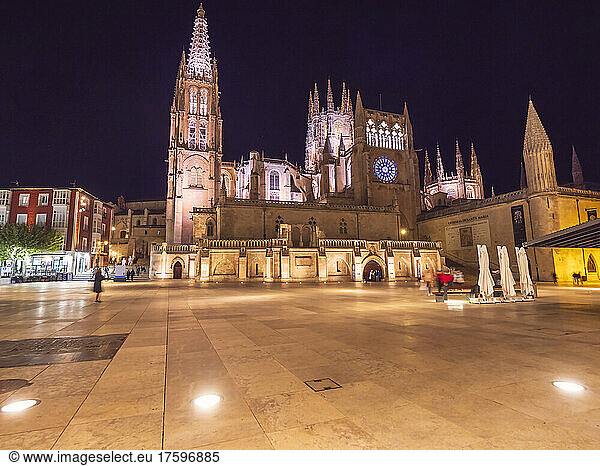 Spain  Castile and Leon  Burgos  Square in front of illuminated Cathedral of Saint Mary of Burgos at night