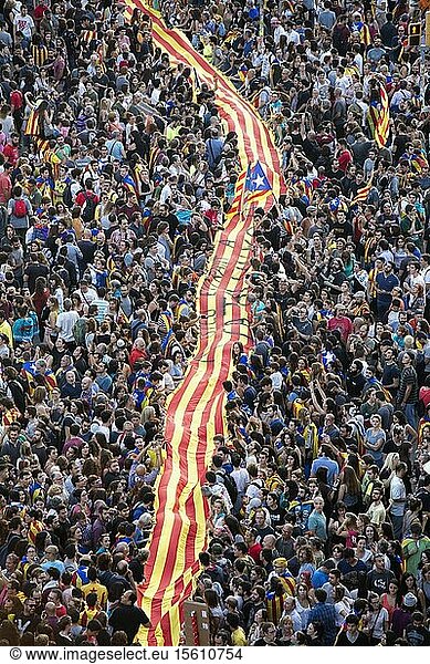 Spain  Catalonia  Barcelona  700.000 people  demonstration against violence after the repression during the Independence Referendum in Catalonia. On the flag  You are entering Catalonia