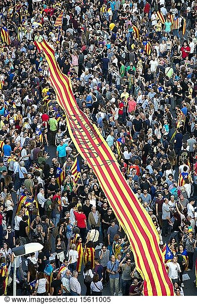 Spain  Catalonia  Barcelona  700.000 people  demonstration against violence after the repression the day of the Independence Referendum in Catalonia  On the flag: You are entering Catalonia