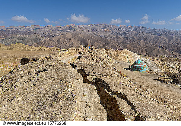 Spaltung von Vulkangestein  Darya Ajdahar (Tal des Drachen)  Bamyan  Afghanistan  Asien