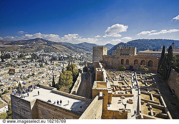 Spanien  Andalusien  Blick auf die Provinz Granada und die Altstadt