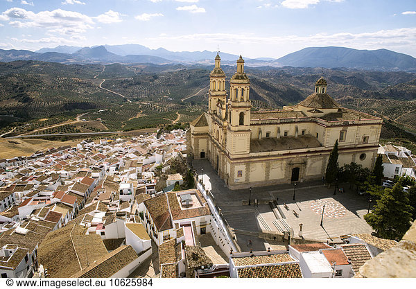 Spanien  Andalusien  Cadiz  Olvera  Dorf mit Kirche Nuestra Senora de la Encarnacion