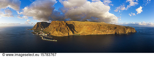 Spanien  Kanarische Inseln  La Gomera  Valle Gran Rey bei Sonnenuntergang