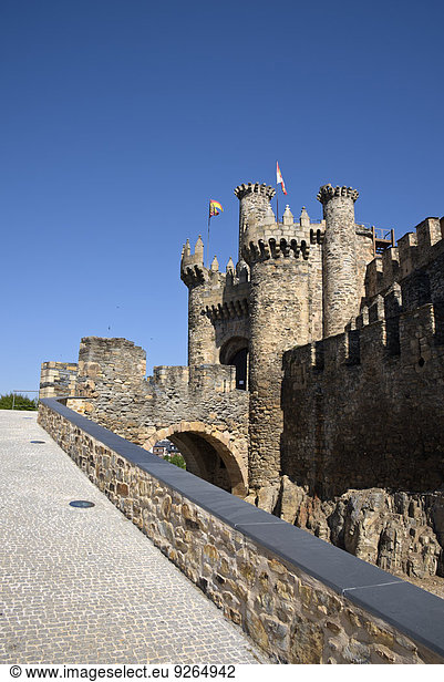 Spanien  Kastilien und Leon  Blick auf Burg Ponferrada